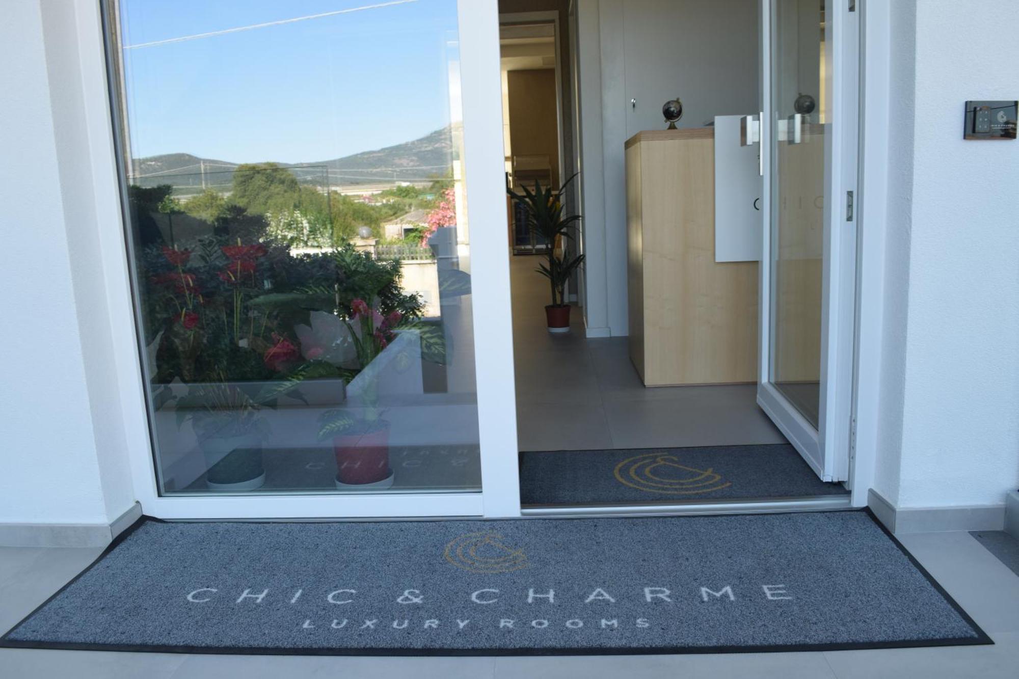 Chic & Charme Luxury Rooms 奧爾比亞 外观 照片
