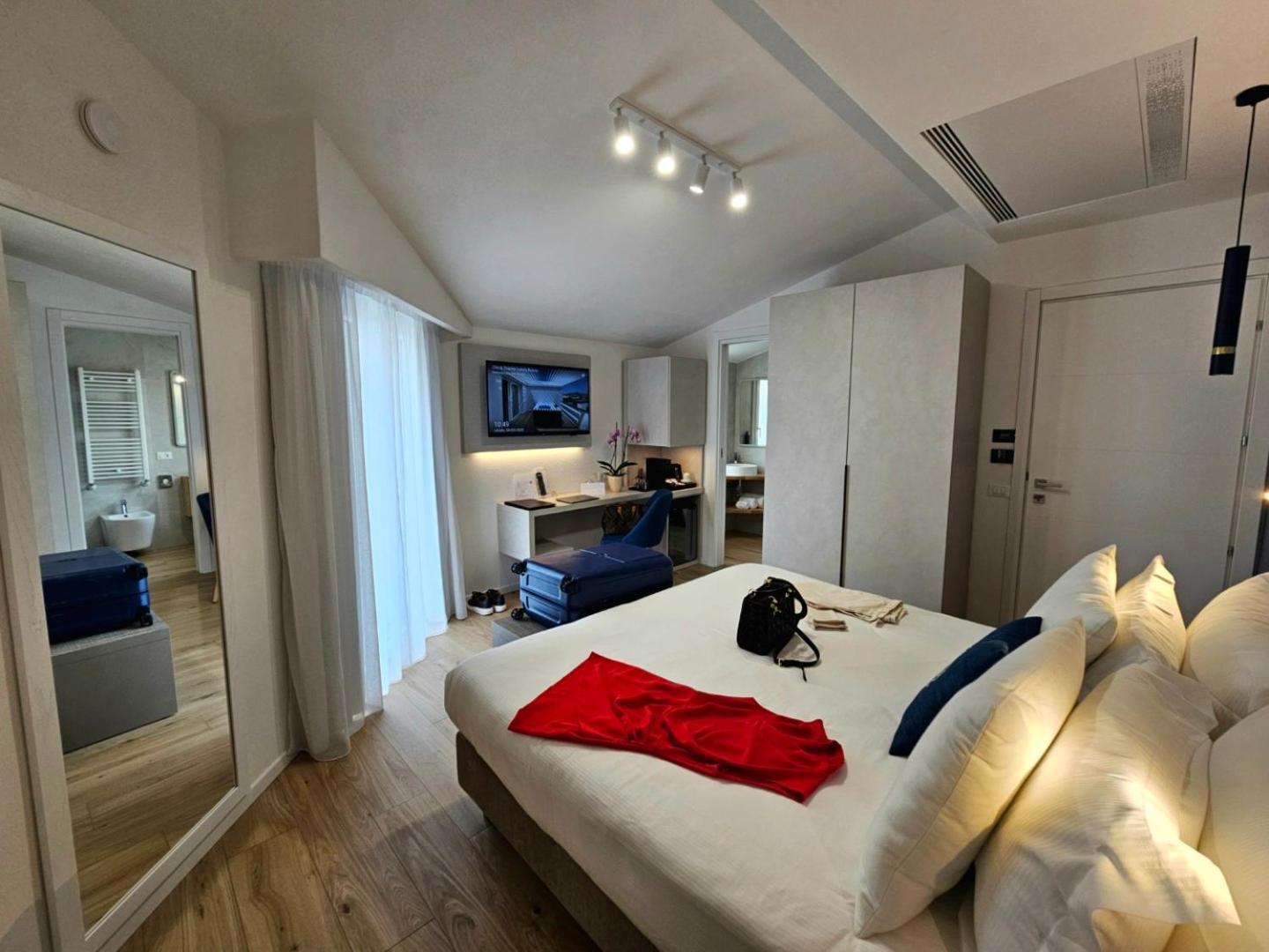 Chic & Charme Luxury Rooms 奧爾比亞 外观 照片